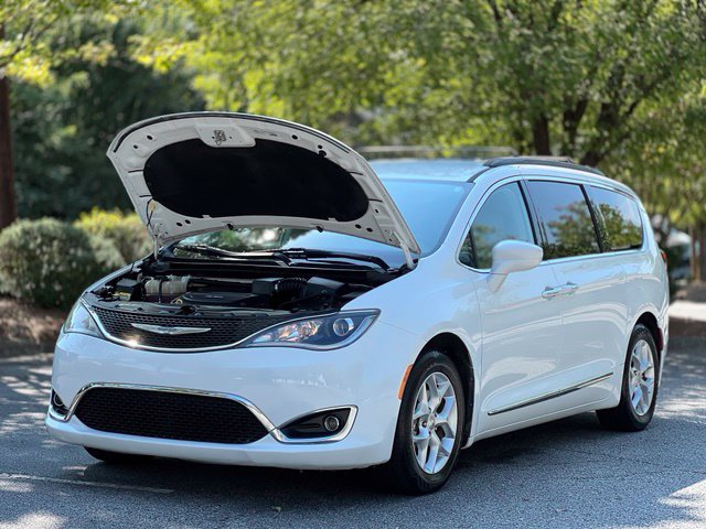 Used 2017 Chrysler Pacifica Touring-L w/ Tire & Wheel Group FWD image 41