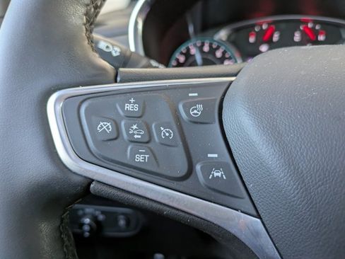 Used 2023 Chevrolet Equinox Premier image 25