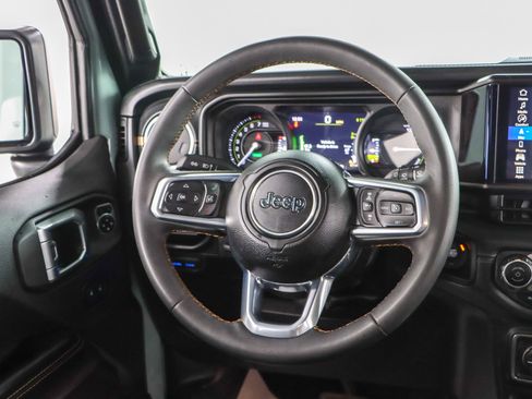Used 2024 Jeep Wrangler Unlimited Sahara w/ Technology Group AWD/4WD image 14