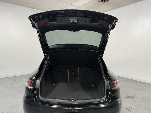 Used 2021 Porsche Macan S image 21