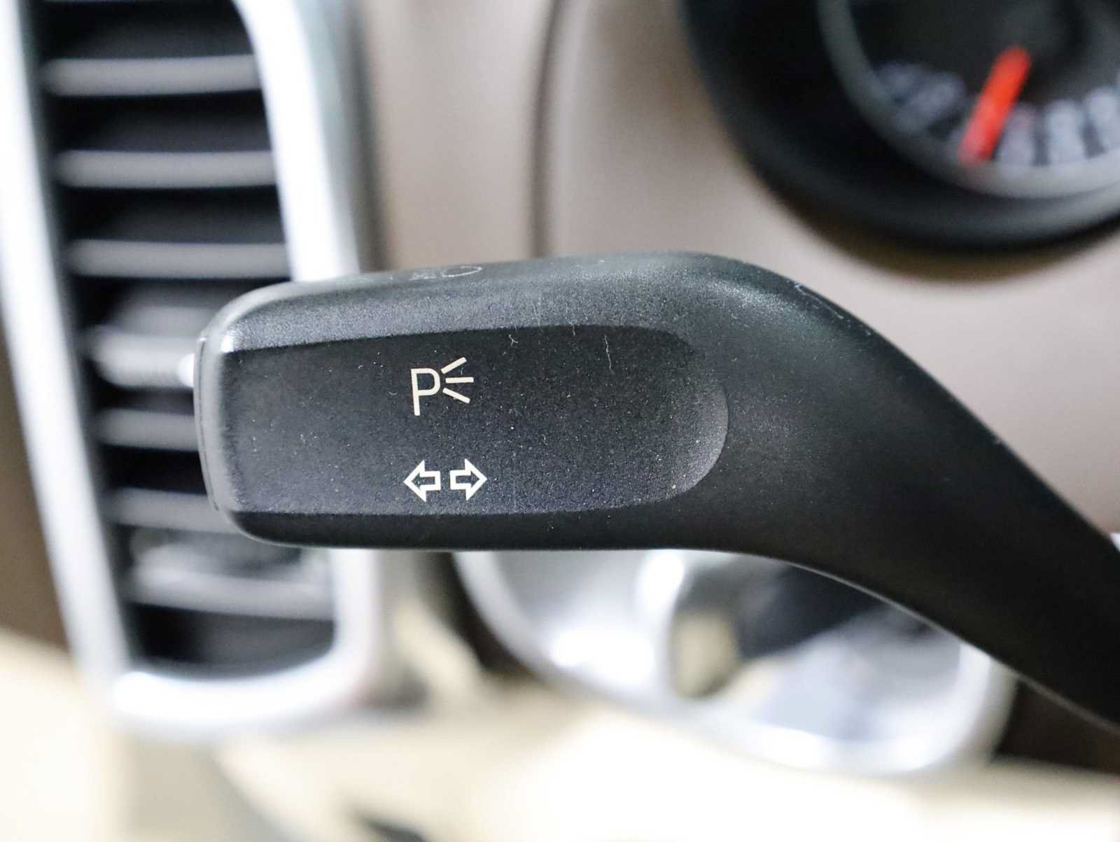 Used 2015 Porsche Cayenne S AWD/4WD image 7