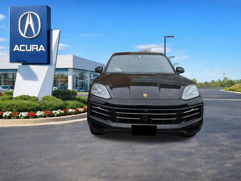 Used 2024 Porsche Cayenne AWD/4WD image 11
