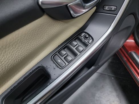 Used 2012 Volvo S60 T5 image 14