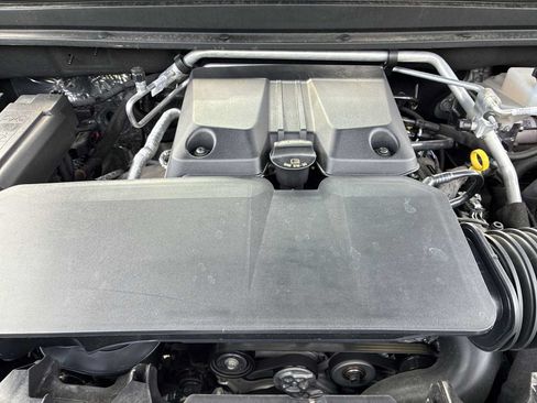 Used 2025 Chevrolet Colorado Trail Boss AWD/4WD image 17