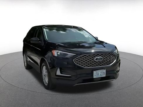 Used 2024 Ford Edge SEL image 2