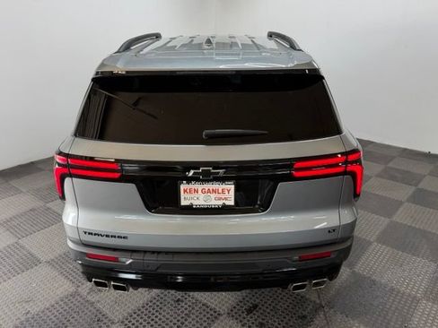 Used 2024 Chevrolet Traverse LT w/ Midnight/Sport Edition FWD image 9