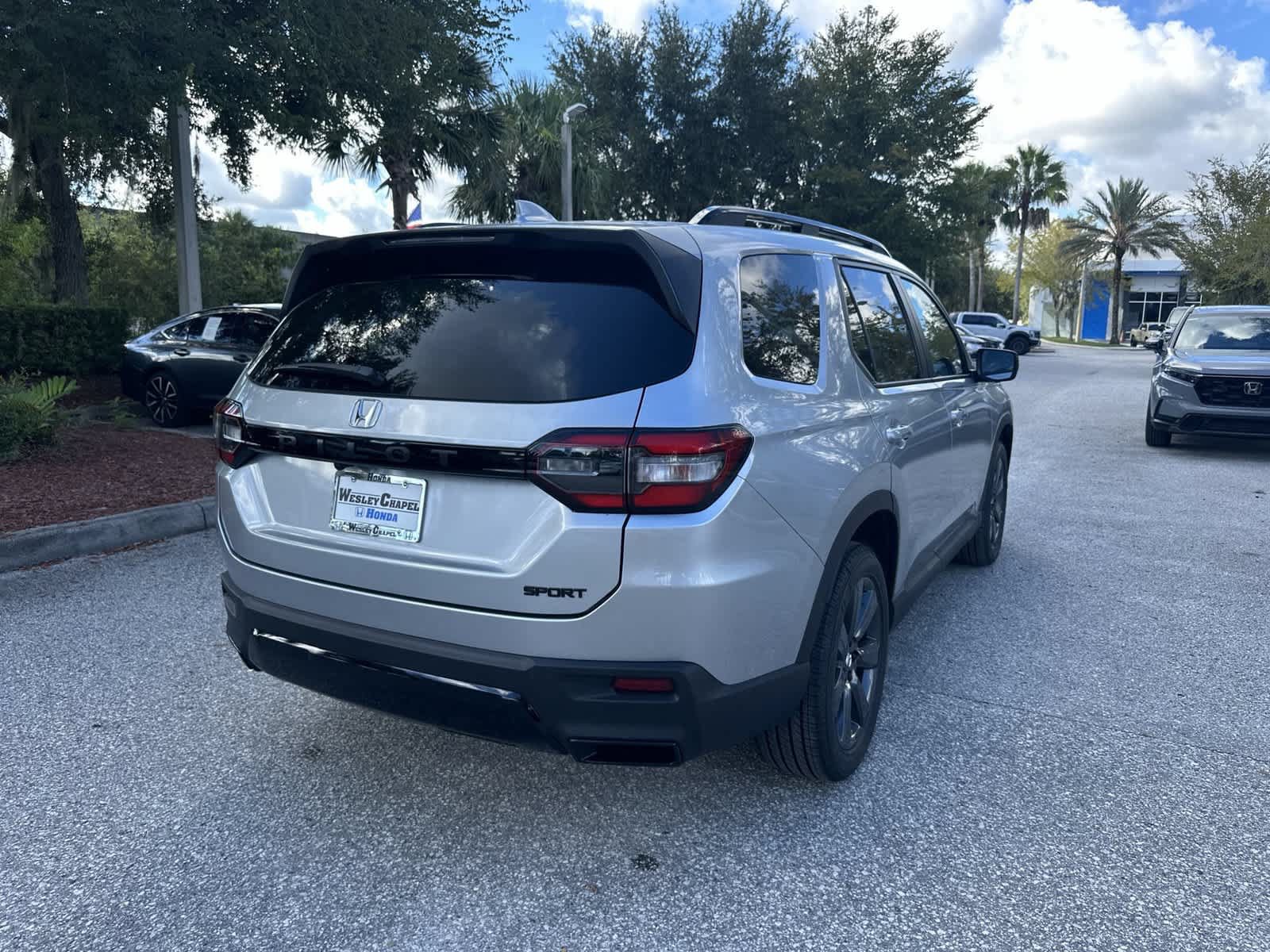 New 2026 Honda Pilot Sport image 6