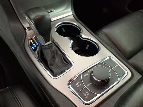 Used 2021 Jeep Grand Cherokee Limited AWD/4WD image 22