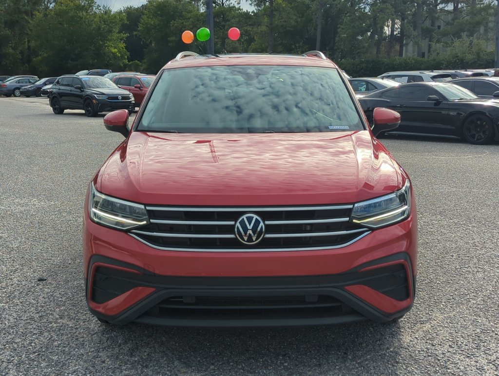 Used 2023 Volkswagen Tiguan SE w/ Panoramic Sunroof Package FWD image 10