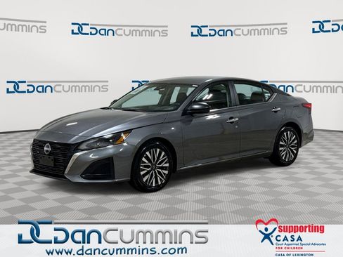 Used 2025 Nissan Altima 2.5 SV FWD image 1