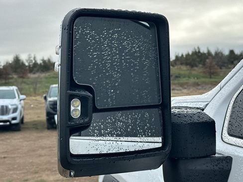 Used 2022 GMC Sierra 3500 SLT w/ SLT Convenience Package image 7