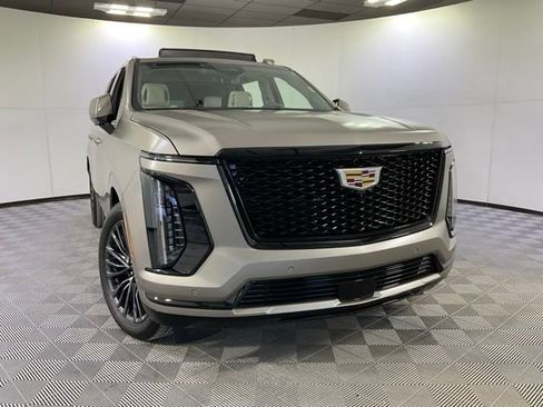 Used 2025 Cadillac Escalade ESV Sport Platinum image 44