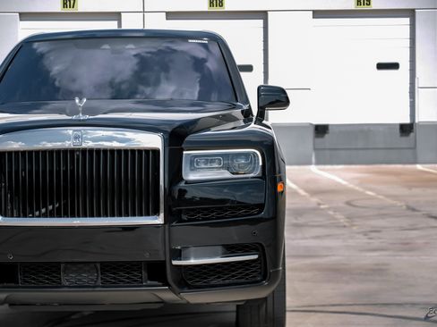 Used 2022 Rolls-Royce Cullinan image 25