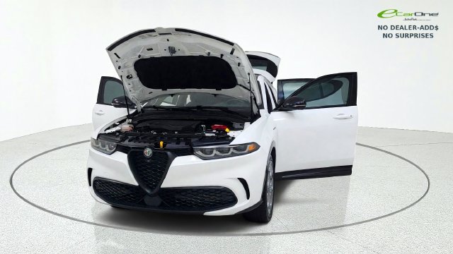 Used 2024 Alfa Romeo Tonale Veloce w/ Active Assist Package AWD/4WD image 12