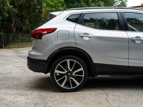 Used 2017 Nissan Rogue Sport SL FWD image 10