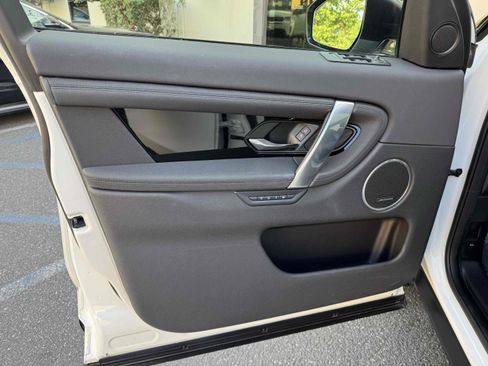 Used 2021 Land Rover Discovery Sport SE image 90