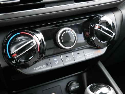 Certified 2023 Hyundai Kona SEL AWD/4WD image 22