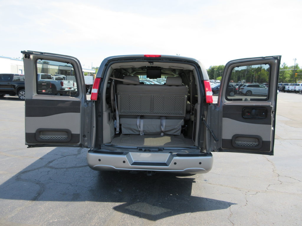 Used 2020 Chevrolet Express 2500 w/ Enhanced Convenience Package RWD image 8