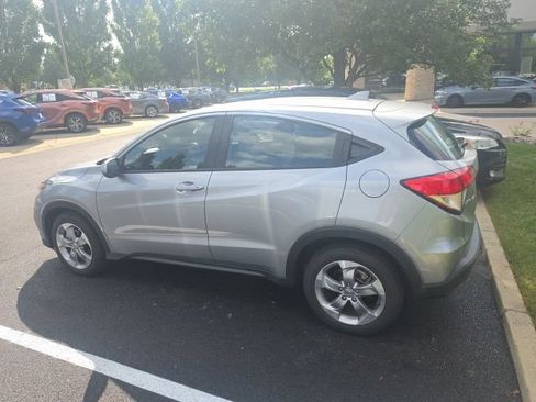 Used 2020 Honda HR-V LX image 5