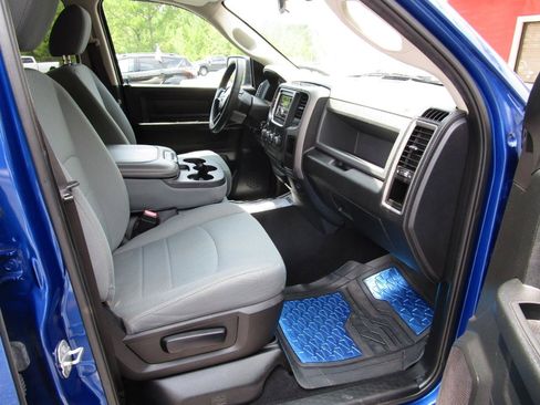 Used 2017 RAM 1500 Express AWD/4WD image 26