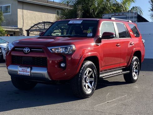Certified 2024 Toyota 4Runner TRD Off-Road Premium image 6