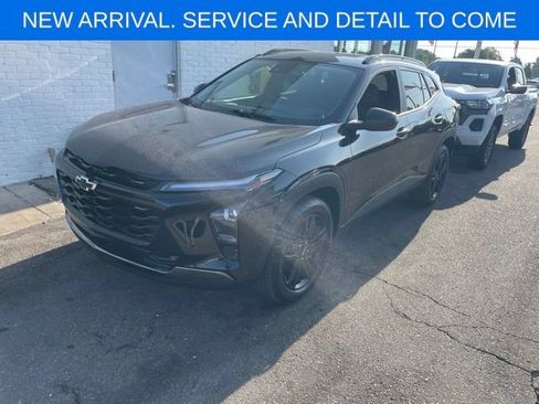 Used 2024 Chevrolet Trax ACTIV w/ Sunroof Package FWD image 1