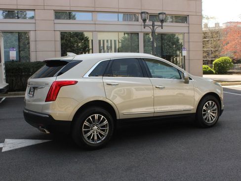 Used 2017 Cadillac XT5 Luxury w/ Driver Awareness Package image 7