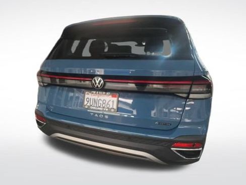 Certified 2025 Volkswagen Taos SE AWD/4WD image 8