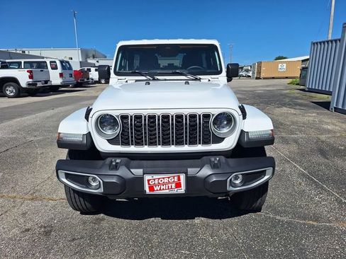 Used 2025 Jeep Wrangler Unlimited Sahara AWD/4WD image 9