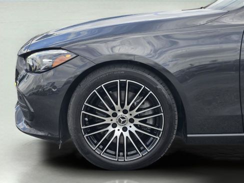 Used 2025 Mercedes-Benz C 300 Sedan image 9