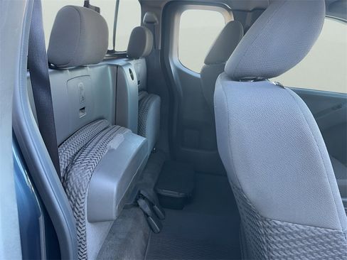 Used 2017 Nissan Frontier SV image 12