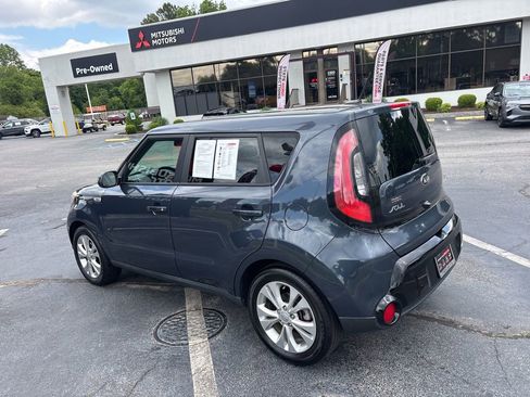Used 2016 Kia Soul + FWD image 6