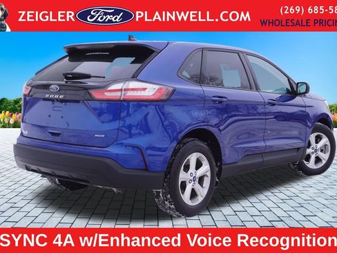 Used 2021 Ford Edge SE image 4