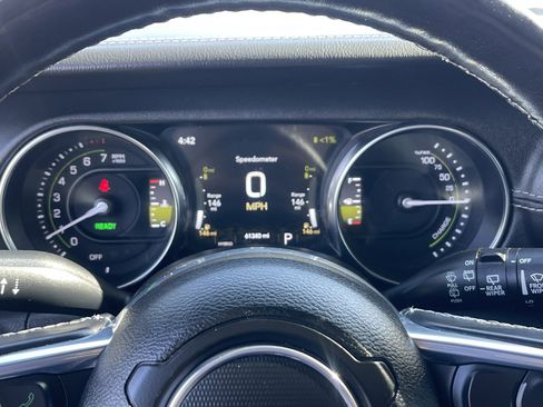 Used 2023 Jeep Wrangler Unlimited Sahara w/ Cold Weather Group AWD/4WD image 40