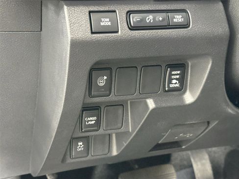 Used 2023 Nissan Frontier SV w/ SV Convenience Package image 15