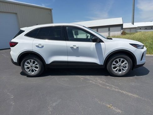 New 2026 Ford Escape Active w/ Cold Weather Package AWD/4WD image 2