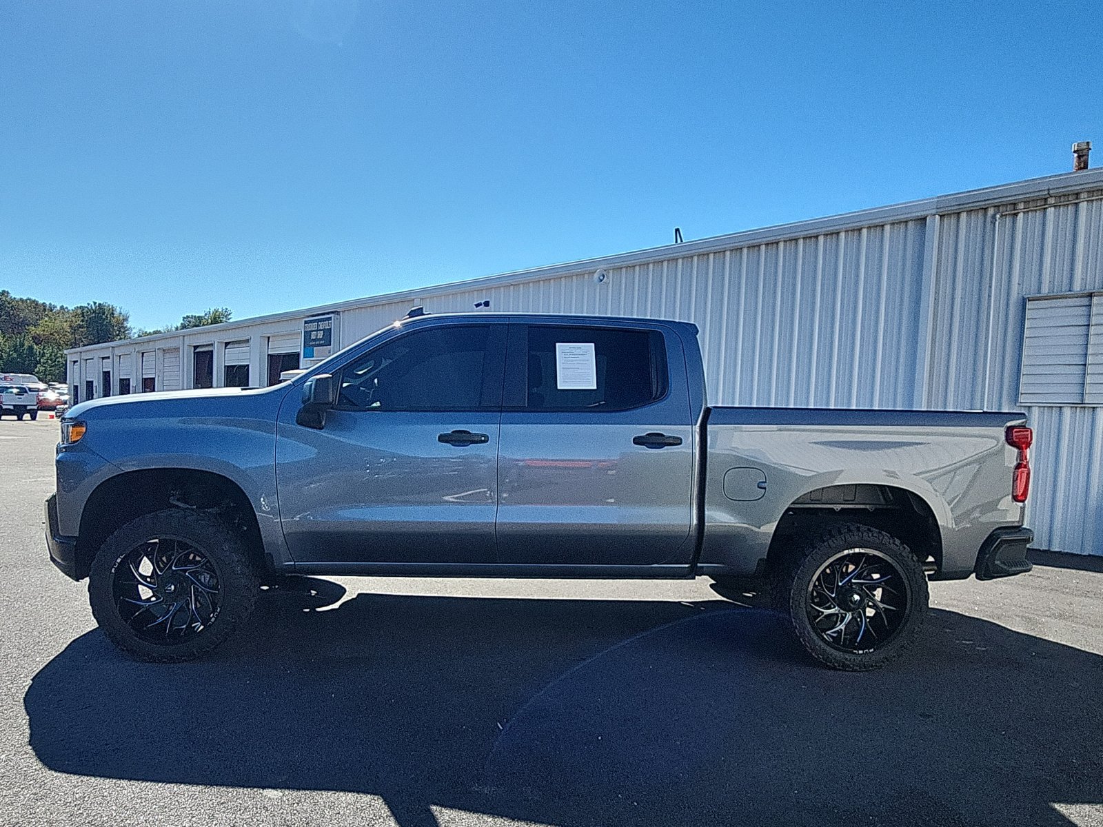 Used 2021 Chevrolet Silverado 1500 Custom Trail Boss AWD/4WD image 2