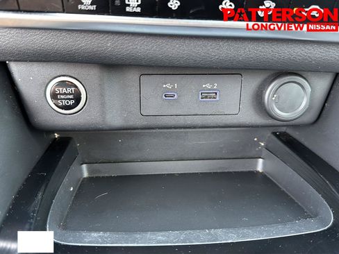 Used 2023 Nissan Rogue SV FWD image 8