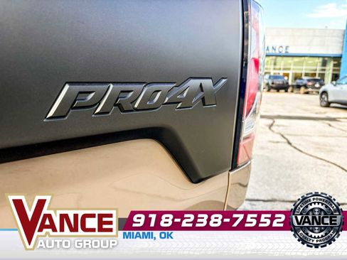 Used 2024 Nissan Titan PRO-4X image 9