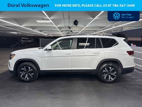 Used 2025 Volkswagen Atlas SE image 16