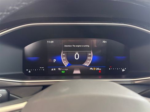 New 2026 Volkswagen Taos SE image 17