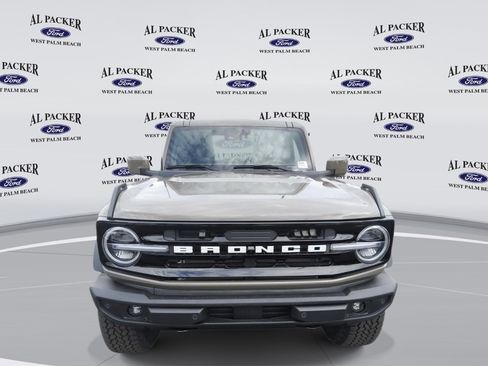 New 2026 Ford Bronco Outer Banks w/ Sasquatch Package AWD/4WD image 8