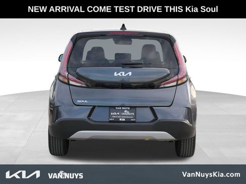 Used 2023 Kia Soul LX image 5
