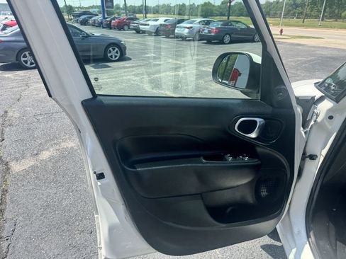 Used 2018 FIAT 500L Pop image 11