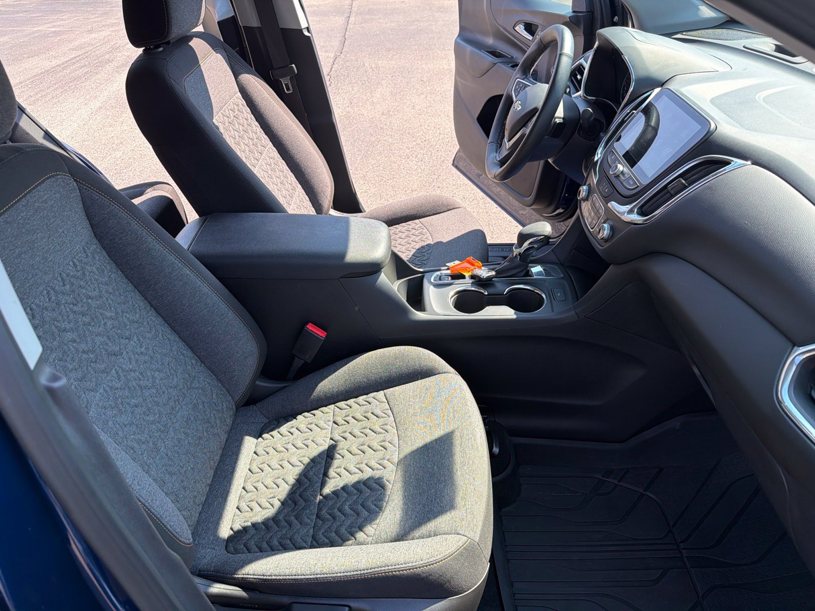 Used 2023 Chevrolet Equinox LT FWD image 30