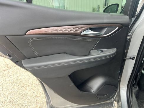 Used 2023 Buick Envision Avenir AWD/4WD image 35
