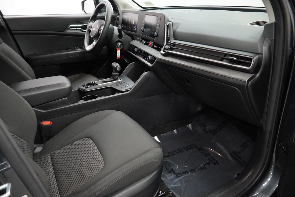Used 2023 Kia Sportage LX AWD/4WD image 32