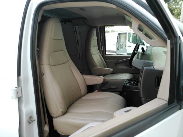 Used 2020 Chevrolet Express 2500 w/ Driver Convenience Package RWD image 21