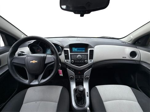 Used 2011 Chevrolet Cruze LS image 21