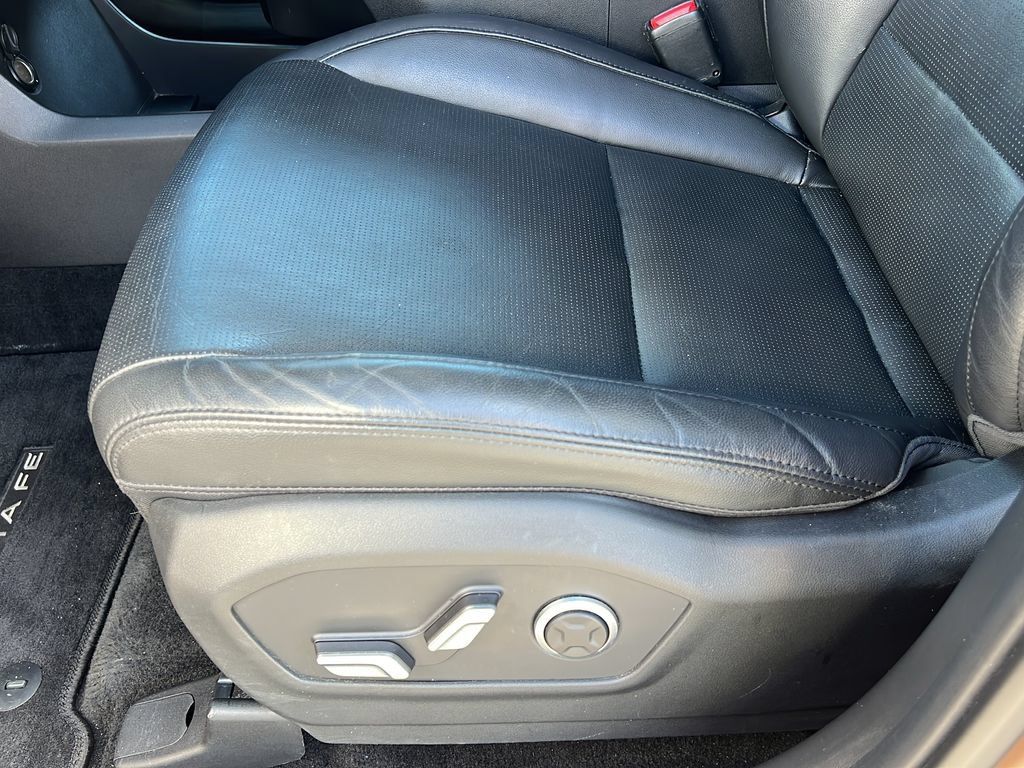 Used 2024 Hyundai Santa Fe Limited FWD image 16